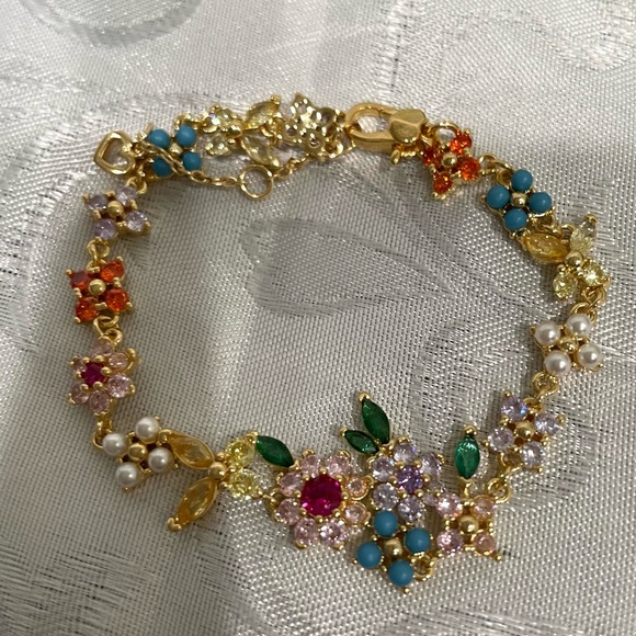 Kate Spade Gold-Tone Multicolor Floral Bracelet with Stones.New - Picture 4 of 8